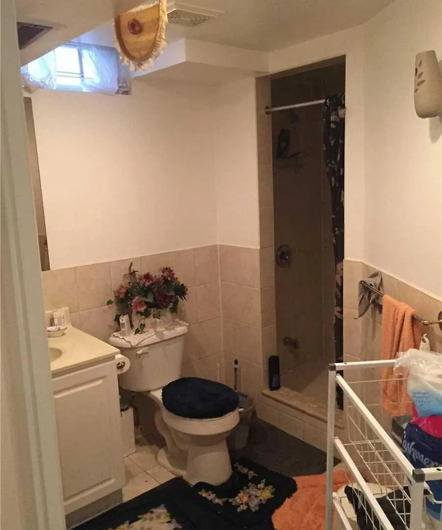 Cheap Room Near Downtown- Year End Sale Mississauga Homestay