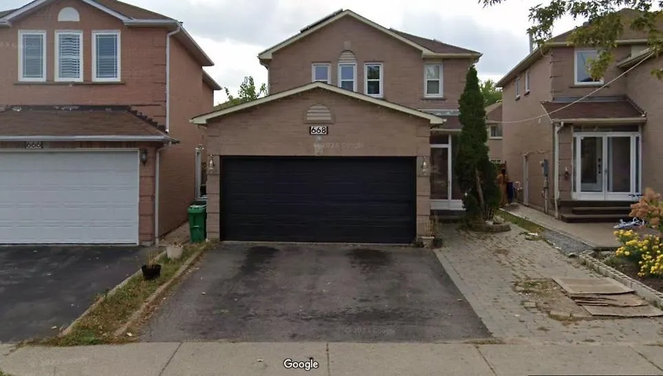 Cheap Room Near Downtown- Year End Sale Mississauga