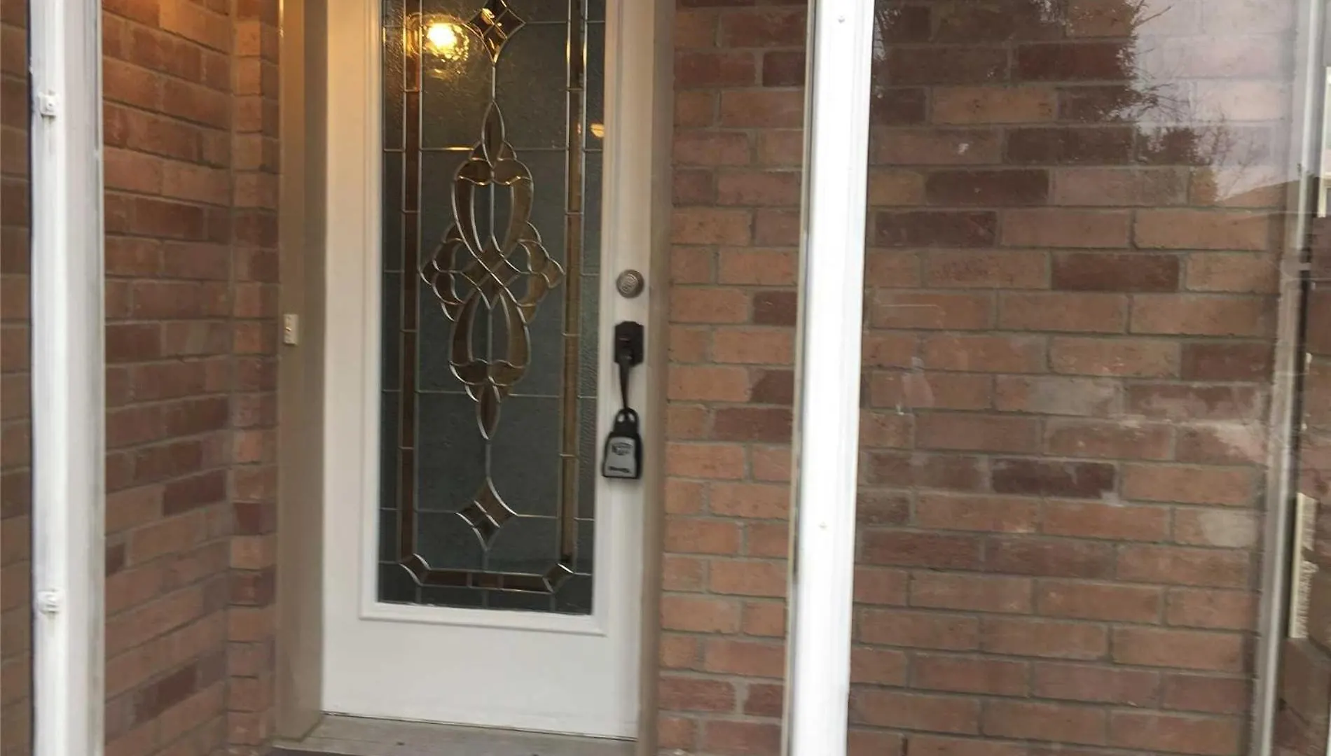 Cheap Room Near Downtown- Year End Sale Mississauga Canada