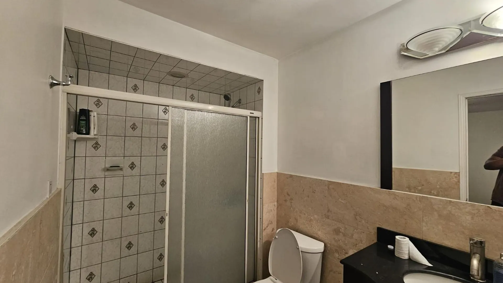 Homestay Cheap Room Near Downtown- Year End Sale Mississauga Canada