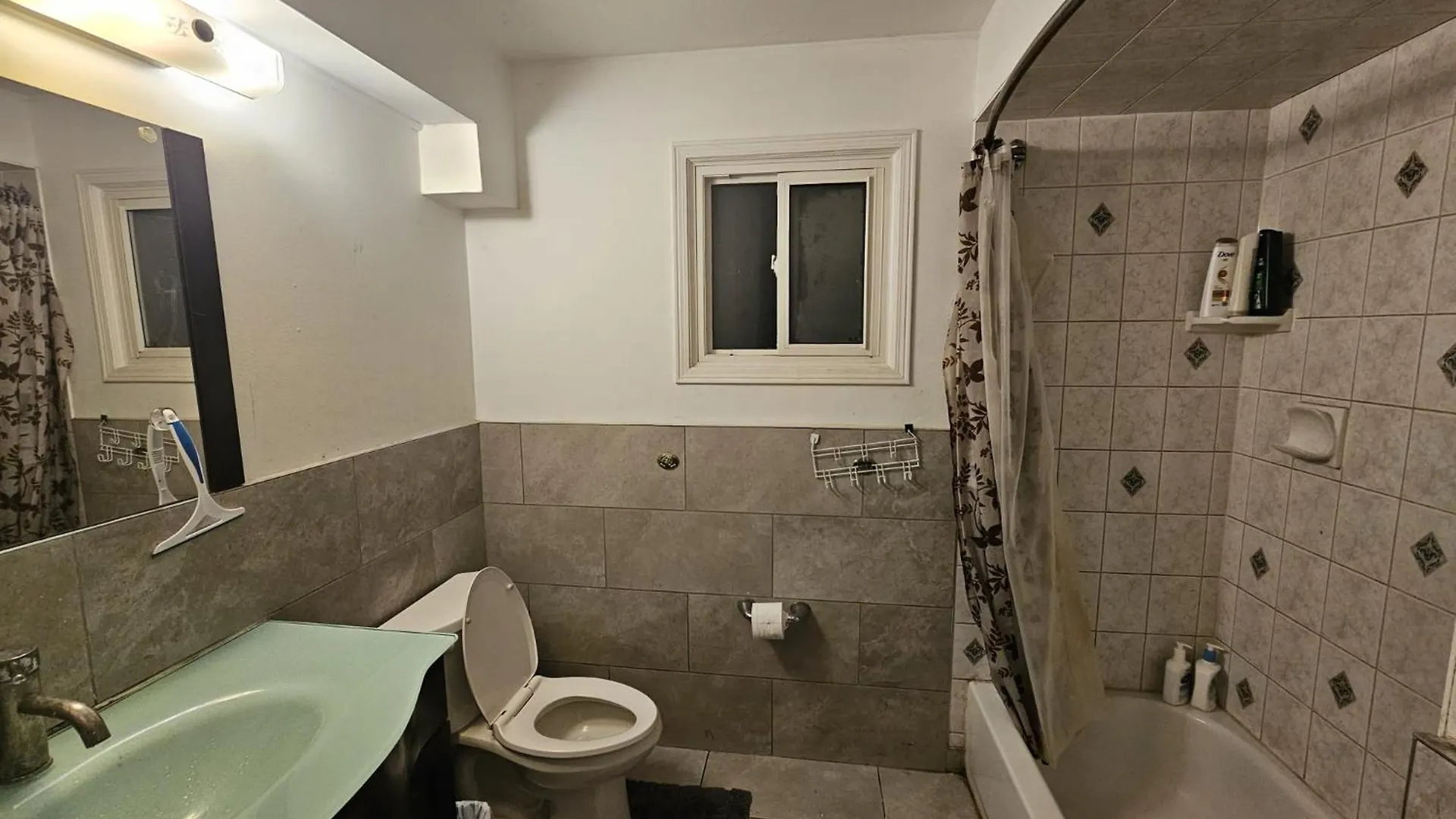 Cheap Room Near Downtown- Year End Sale Mississauga 0*,
